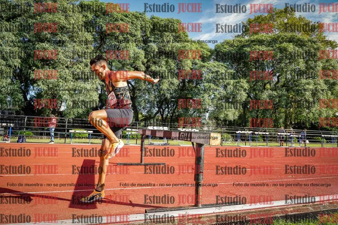 Fotos de los 3000 m con obstáculos de varones