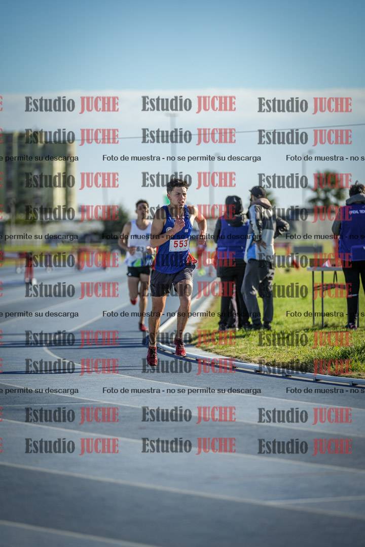 Fotos de los 3000 m con obstáculos de varones