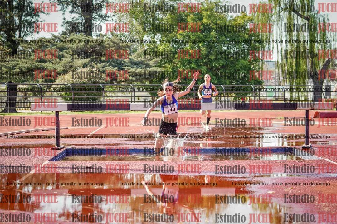 Fotos de los 1500 m con obstáculos de mujeres