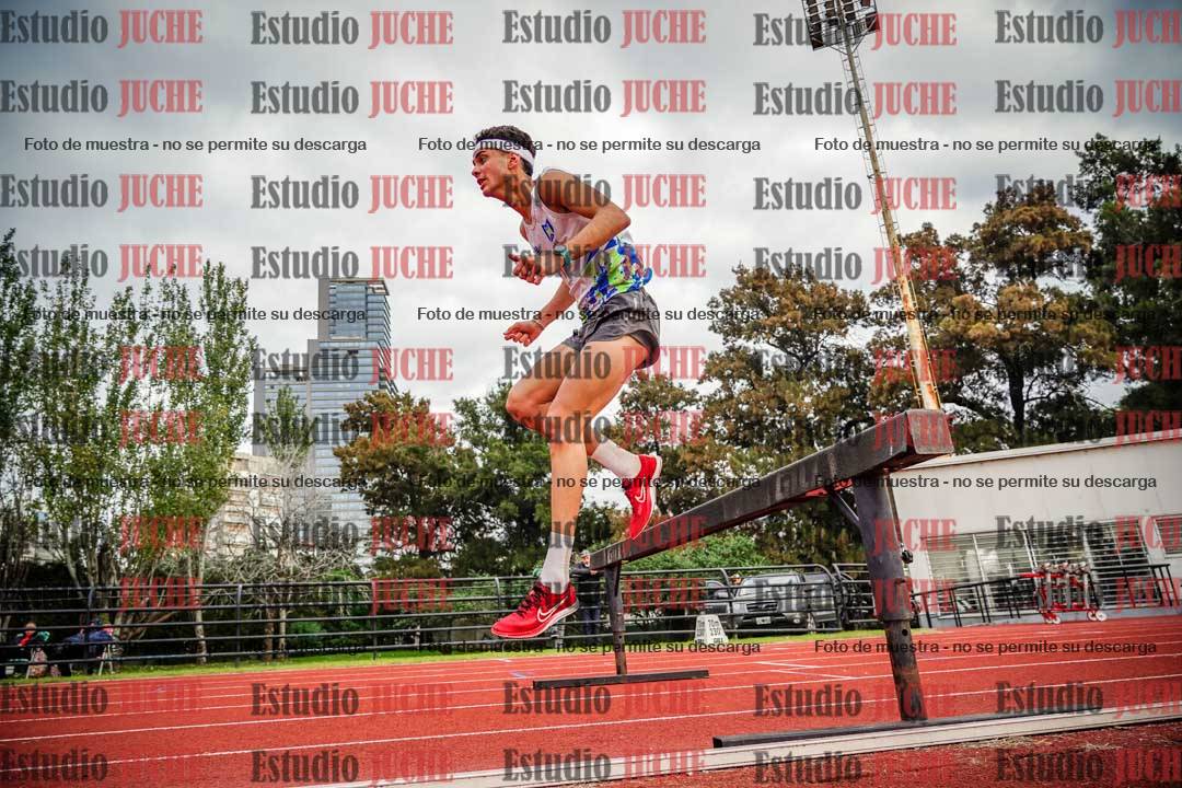Fotos de los 3000 m con obstáculos de varones