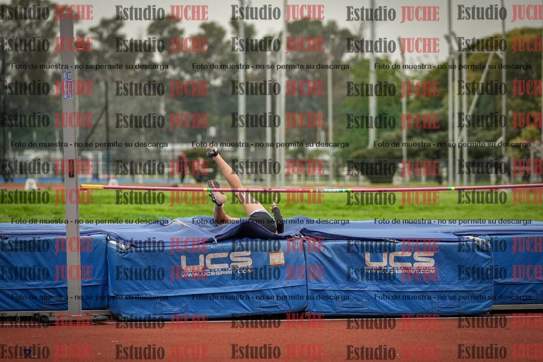 Fotos del salto en alto de mujeres y varones - todos los grupos