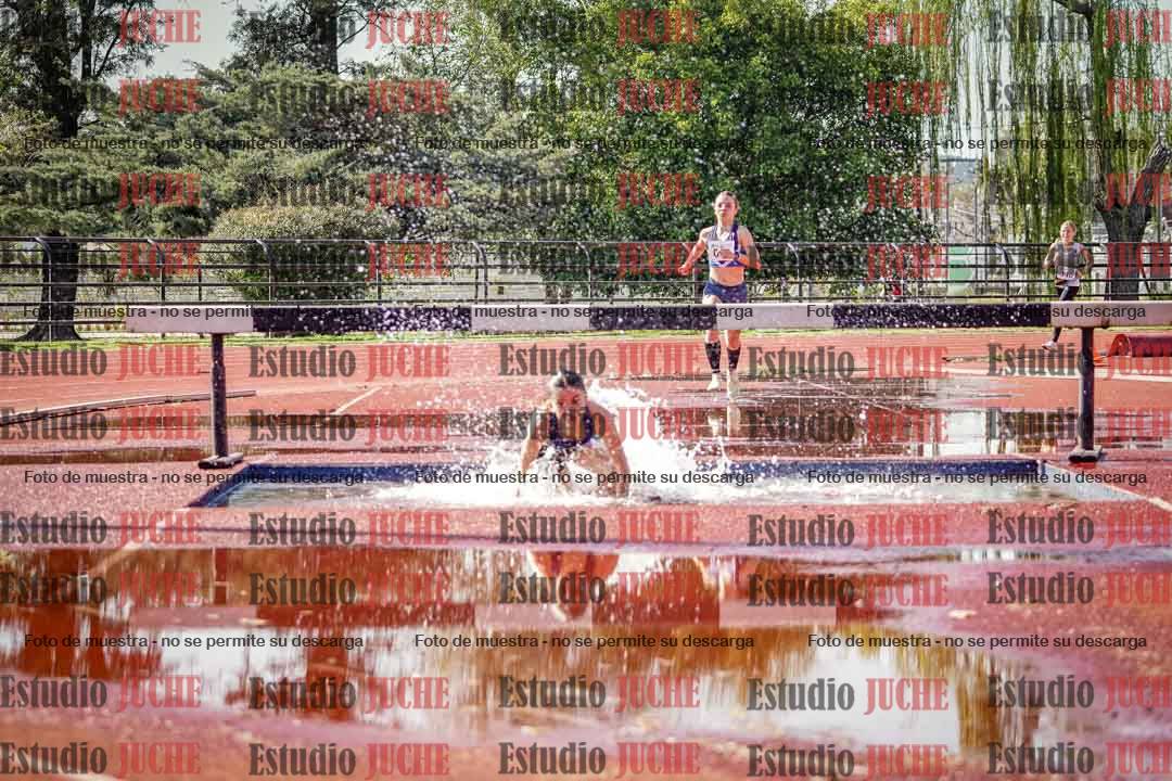 Fotos de los 1500 m con obstáculos de mujeres