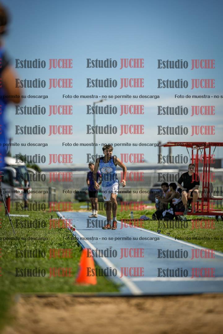 Fotos del salto en largo de varones