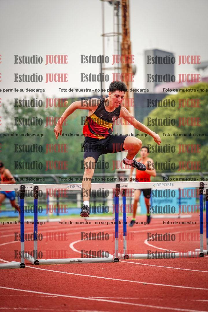Fotos de los 400 m con vallas de varones