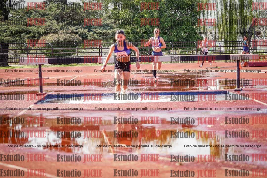Fotos de los 1500 m con obstáculos de mujeres