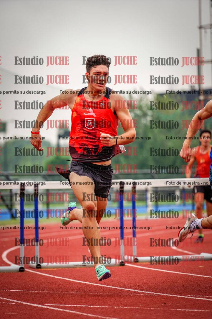 Fotos de los 400 m con vallas de varones
