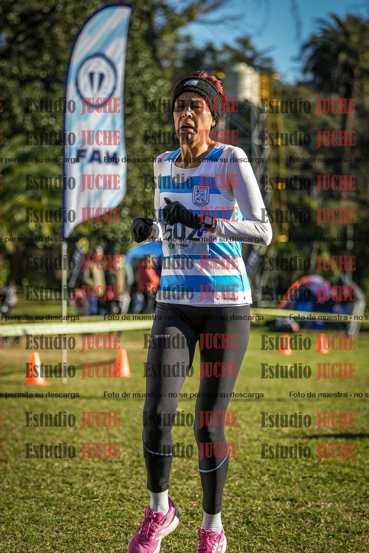 Fotos de la llegada del cross de 4000 m - mujeres