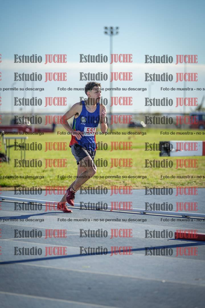 Fotos de los 3000 m con obstáculos de varones
