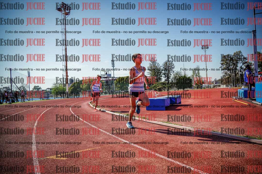 Fotos de los 600 m llanos de varones - U16