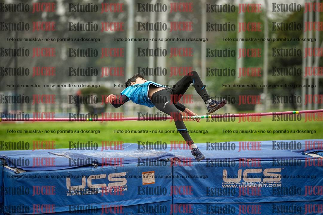 Fotos del salto en alto de mujeres y varones - todos los grupos