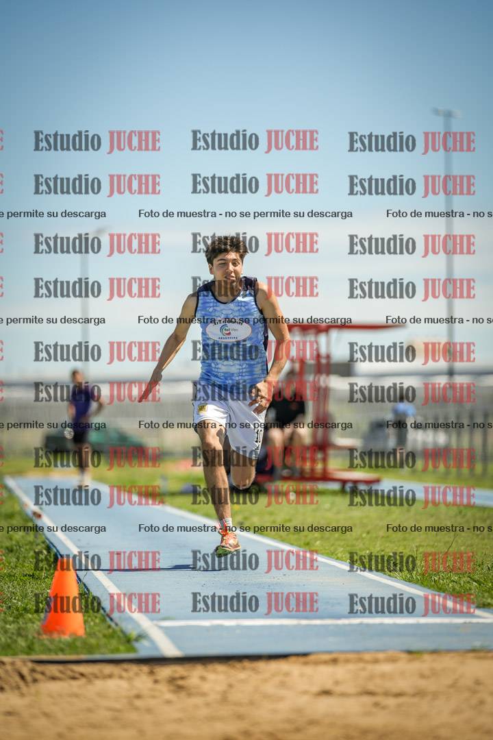 Fotos del salto en largo de varones