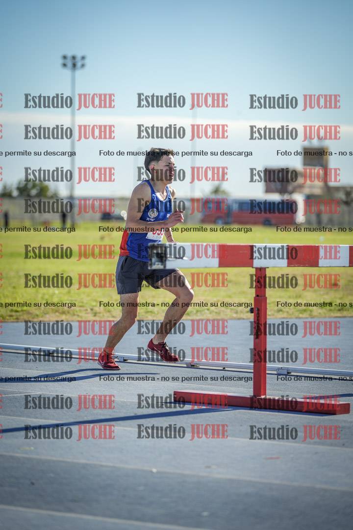 Fotos de los 3000 m con obstáculos de varones