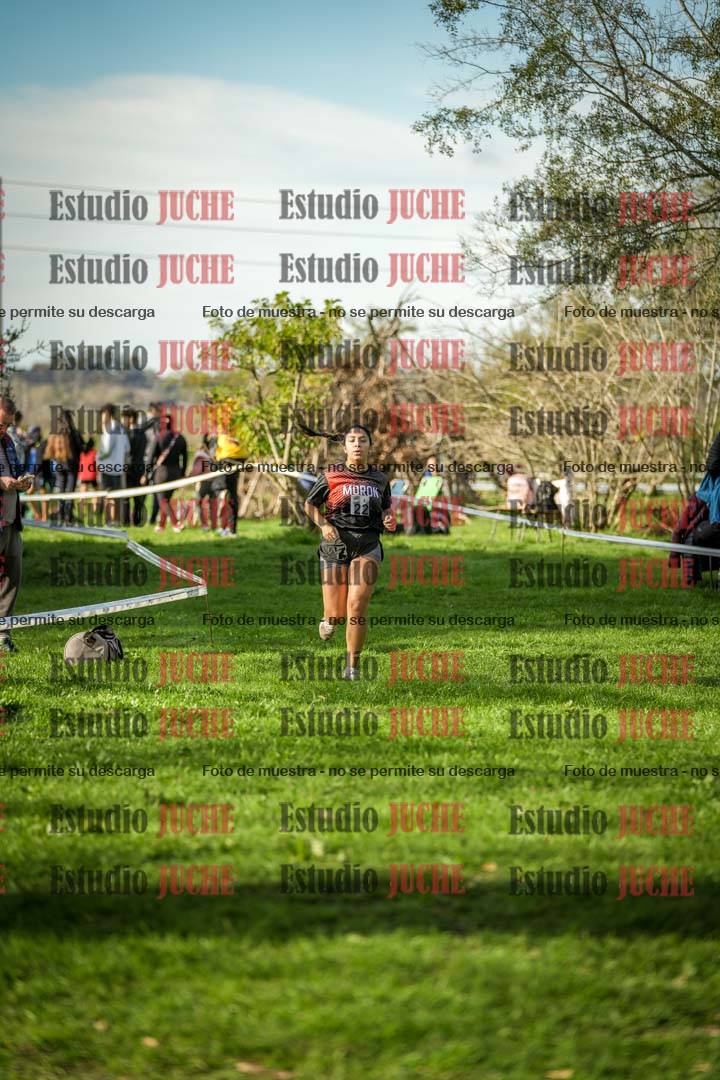 Fotos de la llegada del cross de 4000 m - mujeres