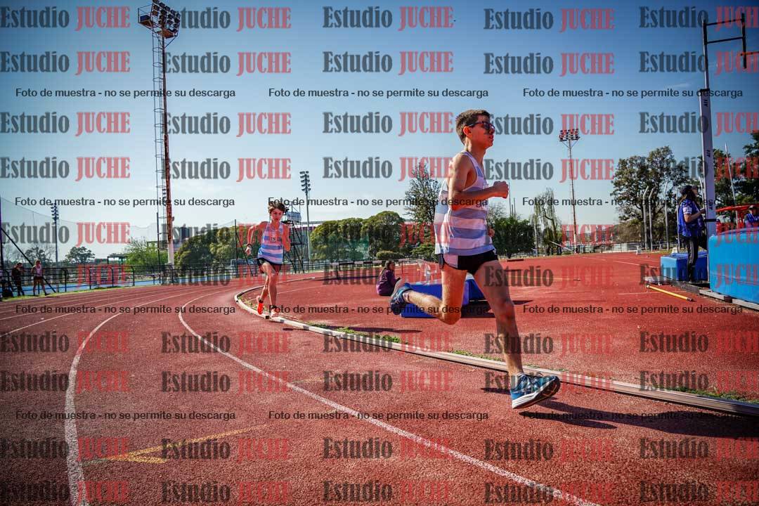 Fotos de los 600 m llanos de varones - U16