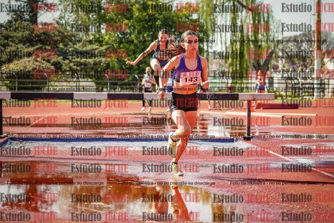 Fotos de los 1500 m con obstáculos de mujeres