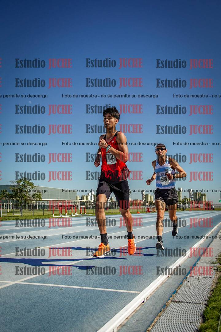 Fotos de los 5000 m de mujeres y varones - serie 1