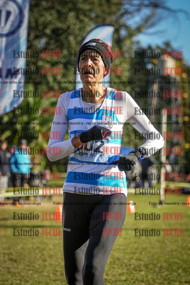 Fotos de la llegada del cross de 4000 m - mujeres