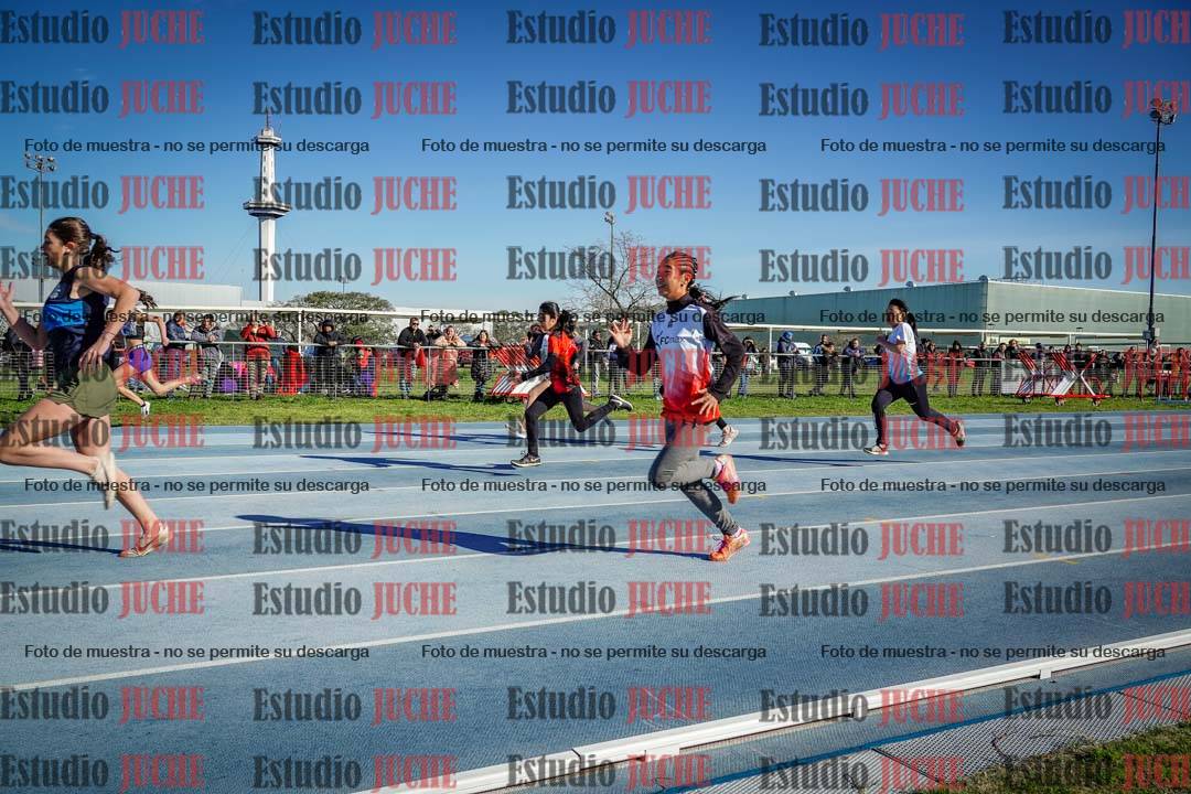 Fotos de los 80 m llanos de mujeres - U14