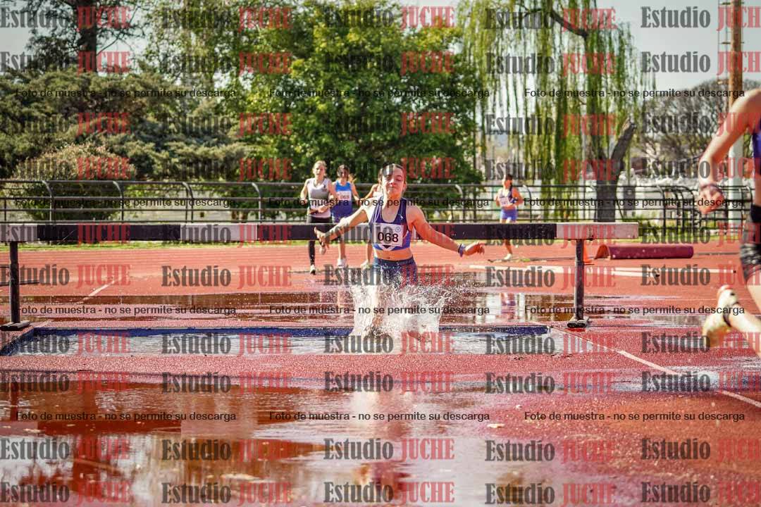 Fotos de los 1500 m con obstáculos de mujeres