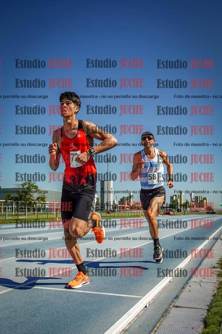 Fotos de los 5000 m de mujeres y varones - serie 1