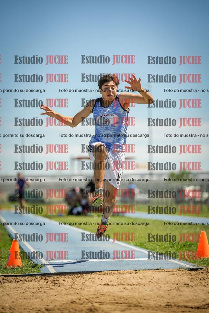 Fotos del salto en largo de varones