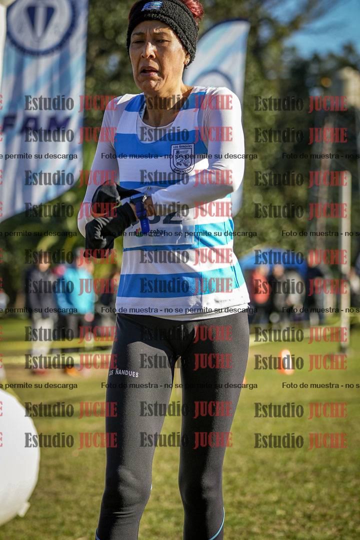 Fotos de la llegada del cross de 4000 m - mujeres