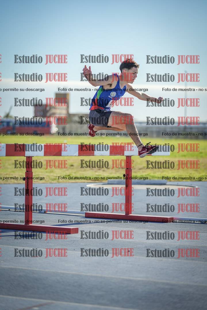 Fotos de los 3000 m con obstáculos de varones