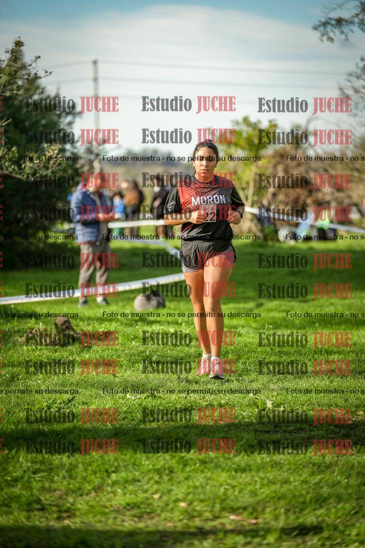 Fotos de la llegada del cross de 4000 m - mujeres