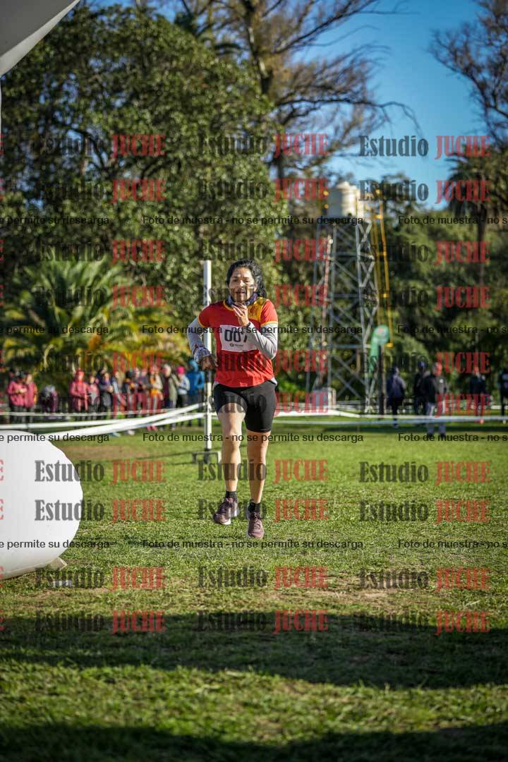Fotos de la llegada del cross de 4000 m - mujeres