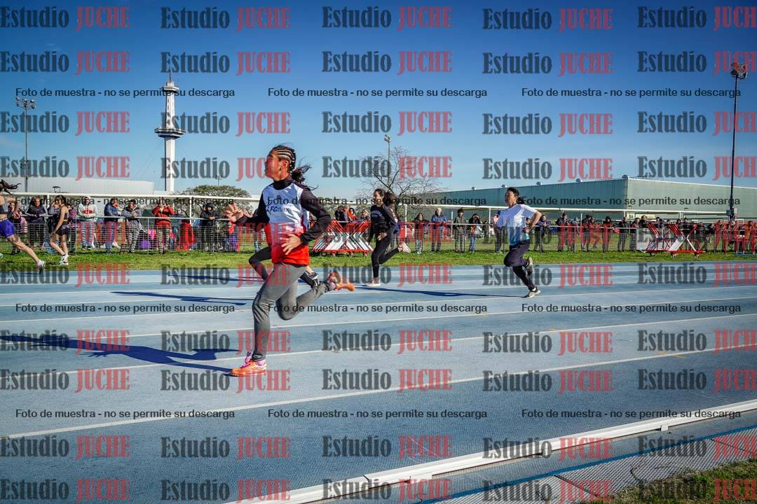 Fotos de los 80 m llanos de mujeres - U14