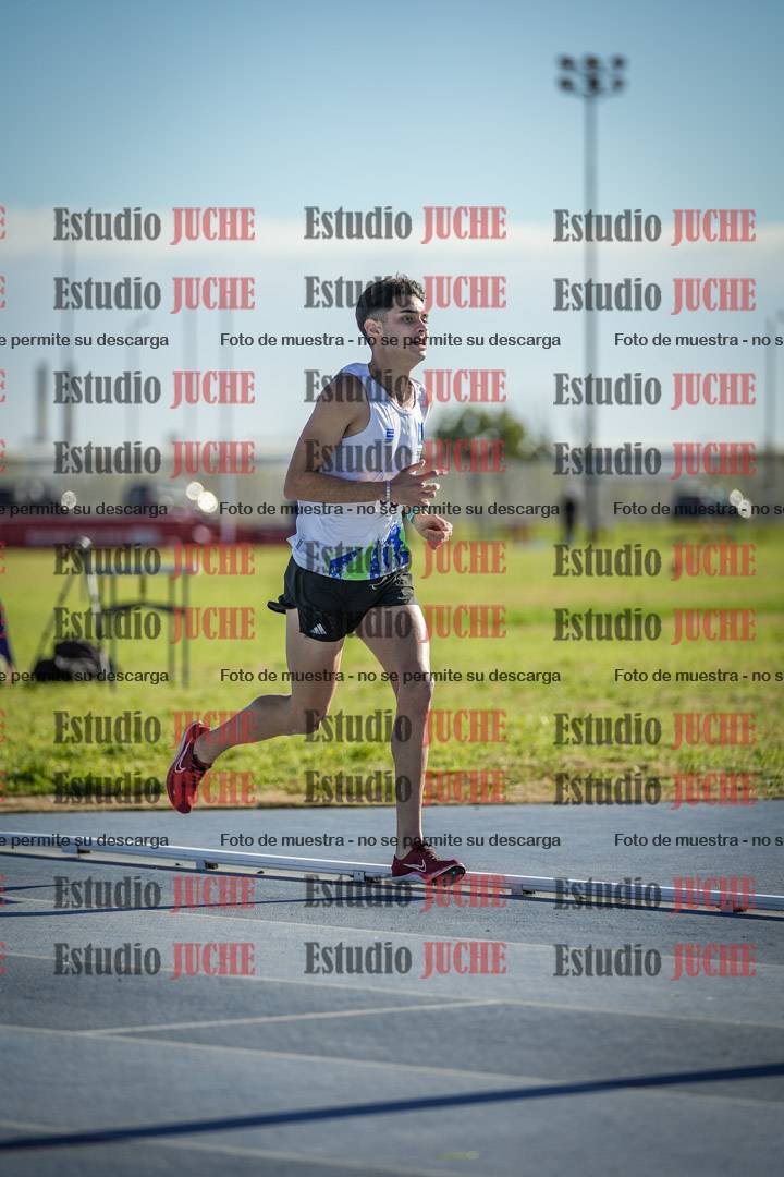 Fotos de los 3000 m con obstáculos de varones