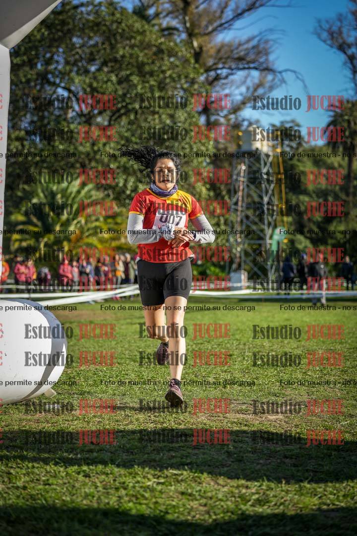Fotos de la llegada del cross de 4000 m - mujeres