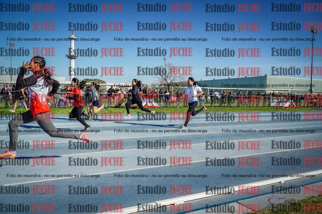 Fotos de los 80 m llanos de mujeres - U14