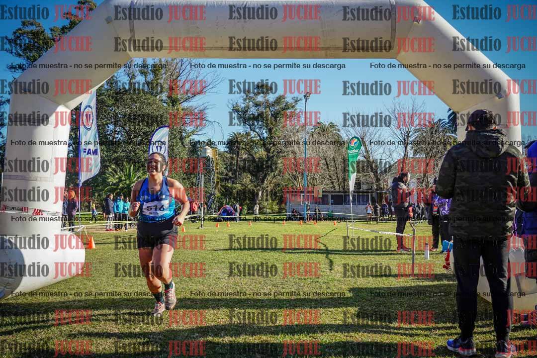 Fotos de la llegada del cross de 4000 m - mujeres
