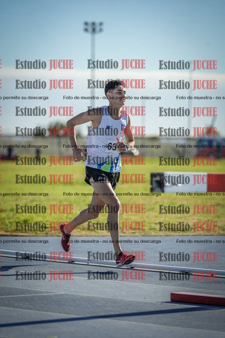 Fotos de los 3000 m con obstáculos de varones