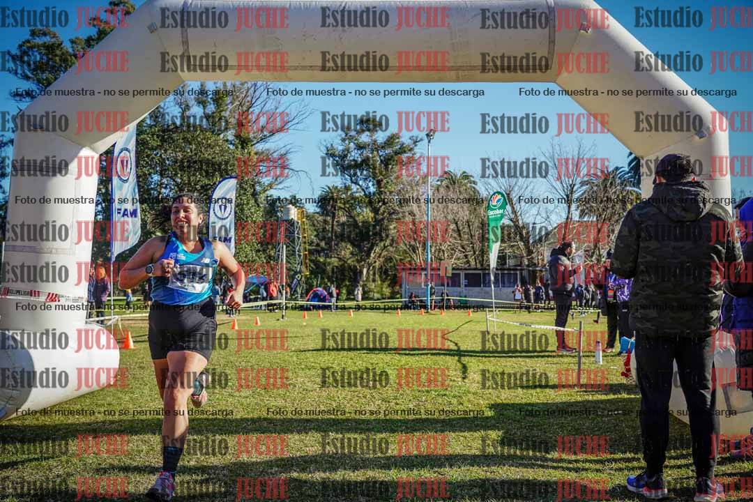 Fotos de la llegada del cross de 4000 m - mujeres