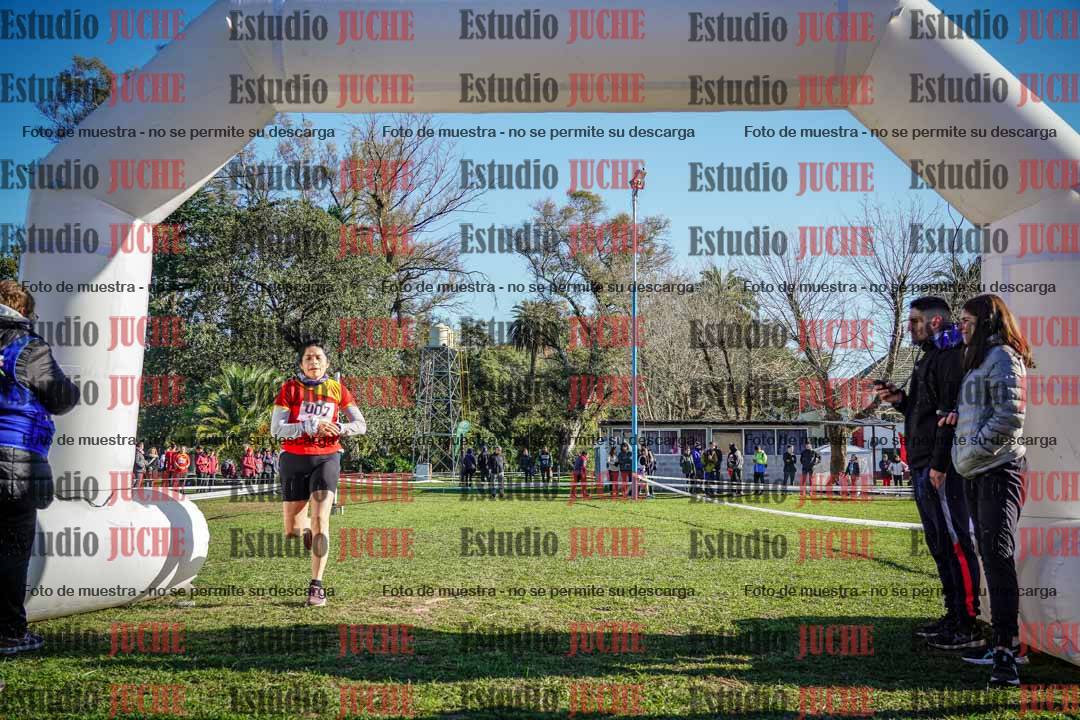 Fotos de la llegada del cross de 4000 m - mujeres