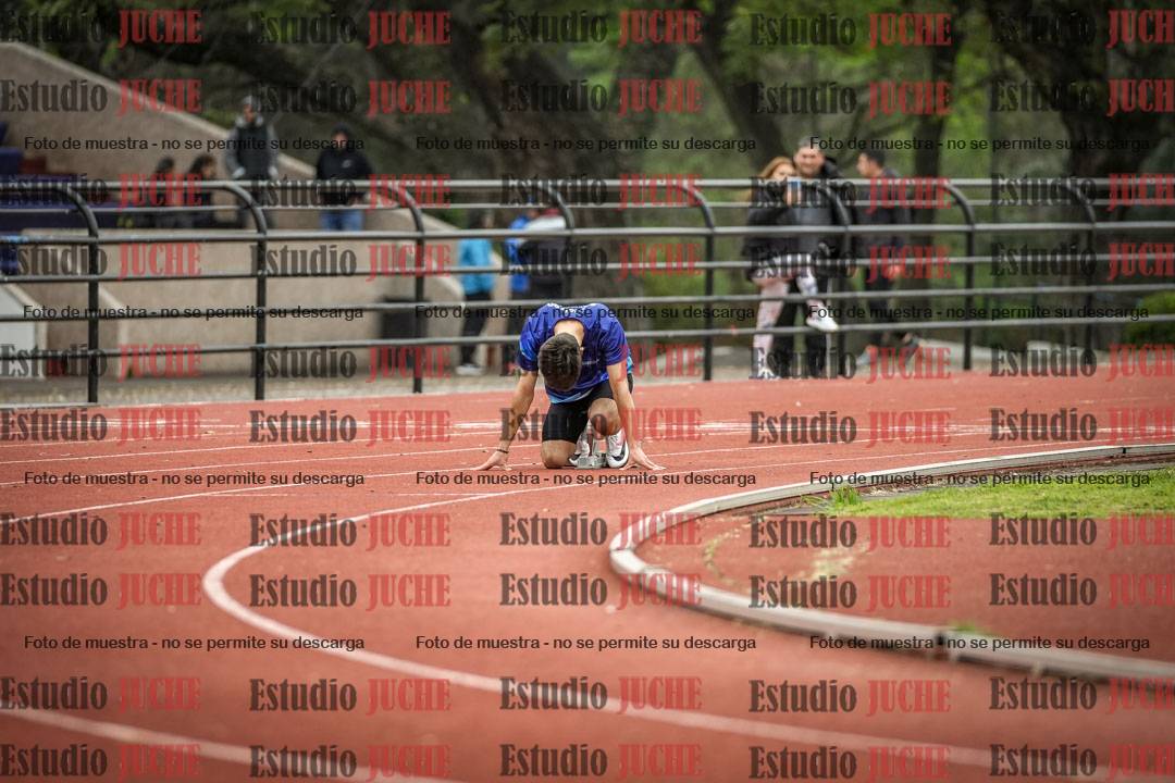 Fotos de los 400 m con vallas de varones