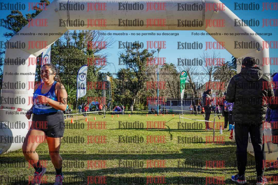 Fotos de la llegada del cross de 4000 m - mujeres