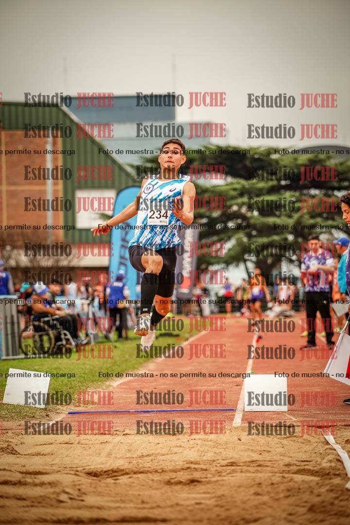 Fotos del salto en largo de varones