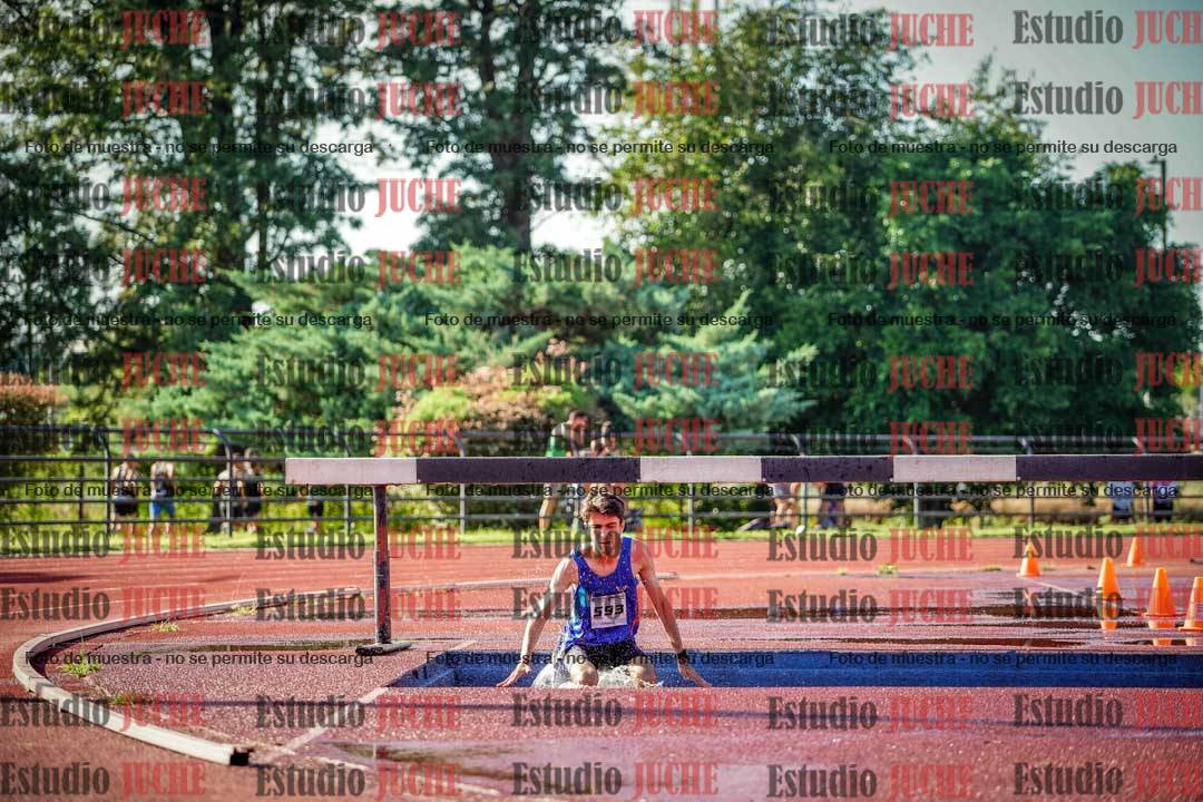 Fotos de los 3000 m con obstáculos de varones