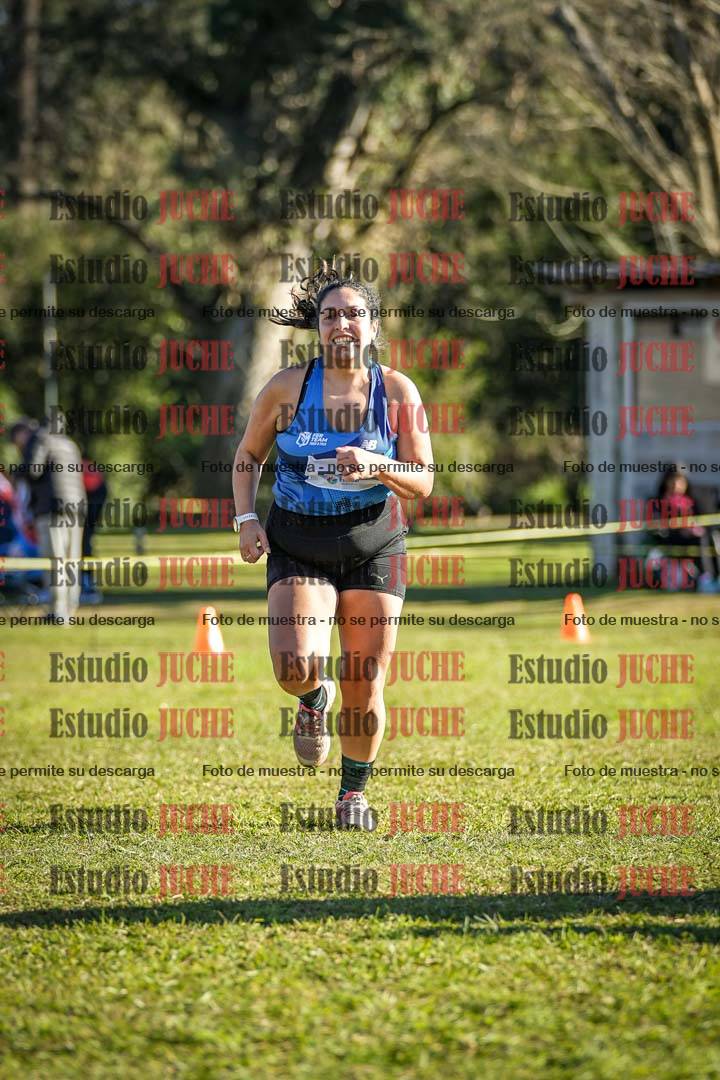 Fotos de la llegada del cross de 4000 m - mujeres