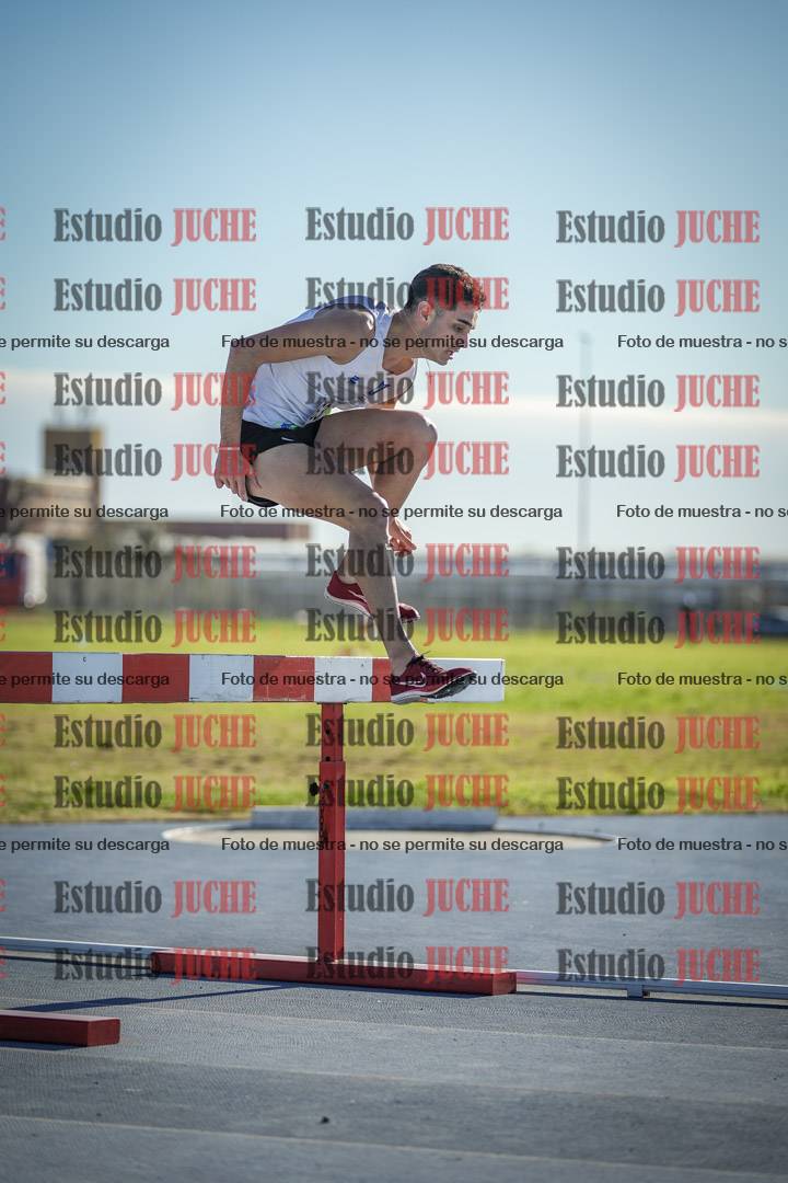 Fotos de los 3000 m con obstáculos de varones