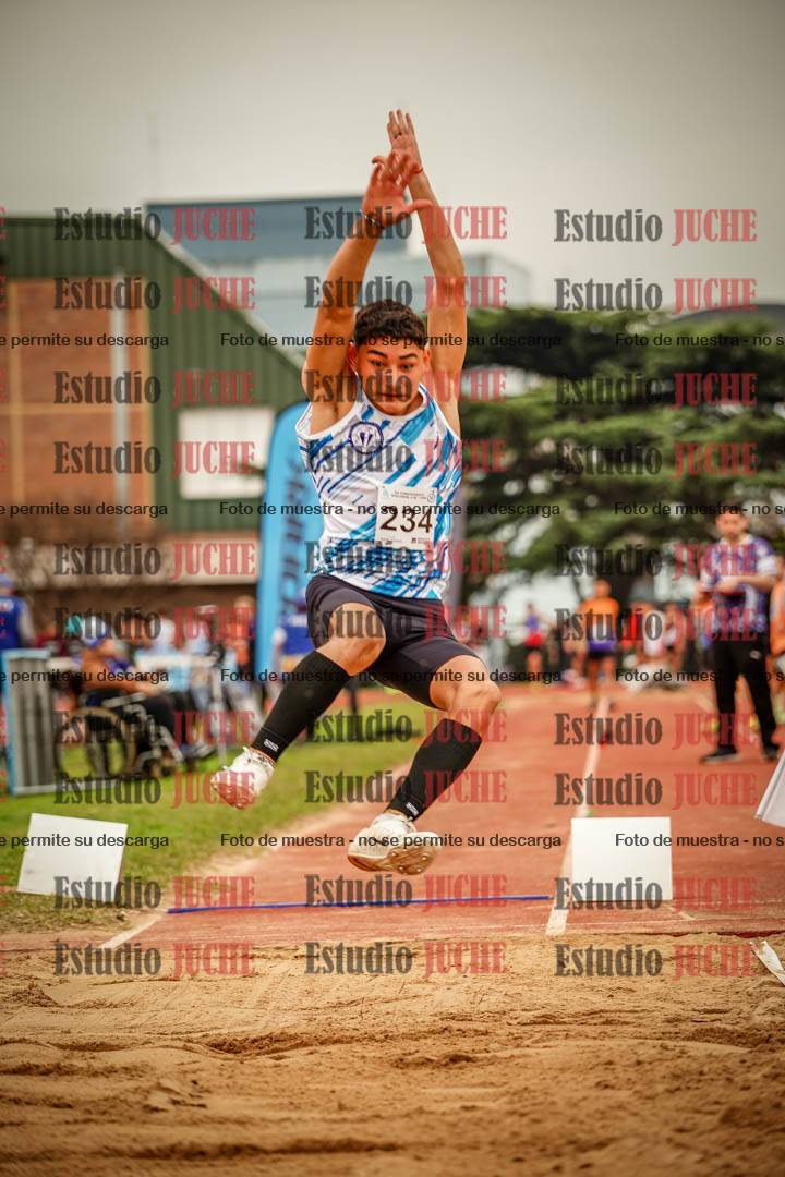 Fotos del salto en largo de varones