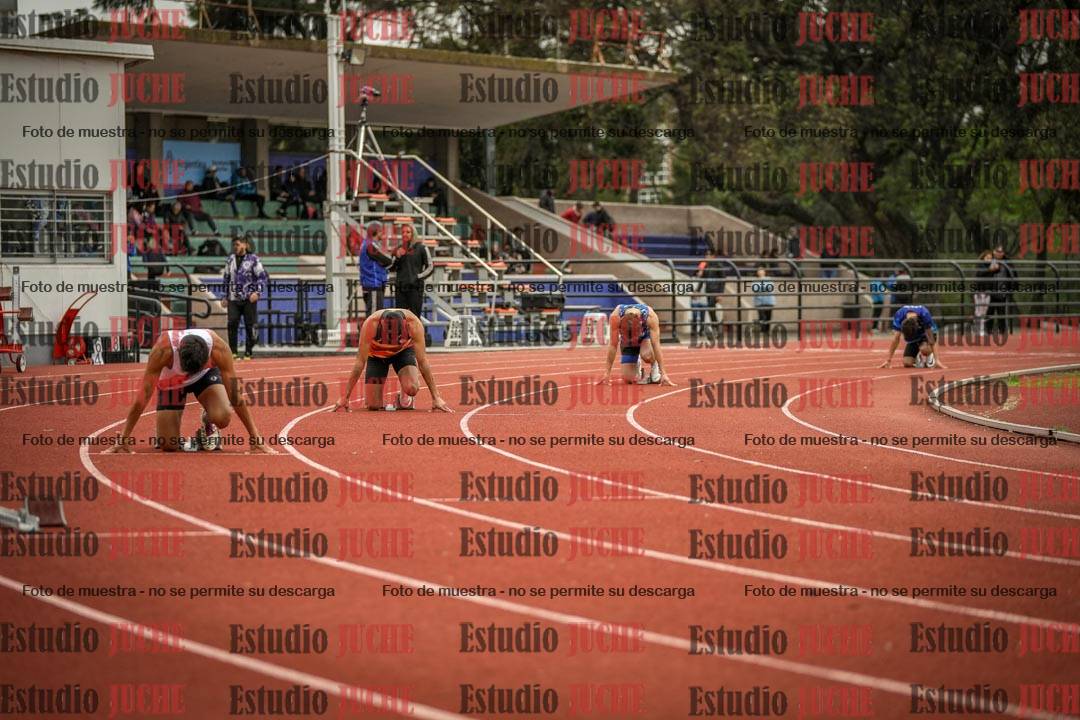 Fotos de los 400 m con vallas de varones