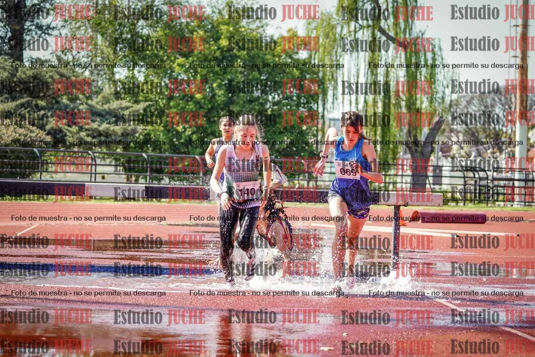 Fotos de los 1500 m con obstáculos de mujeres
