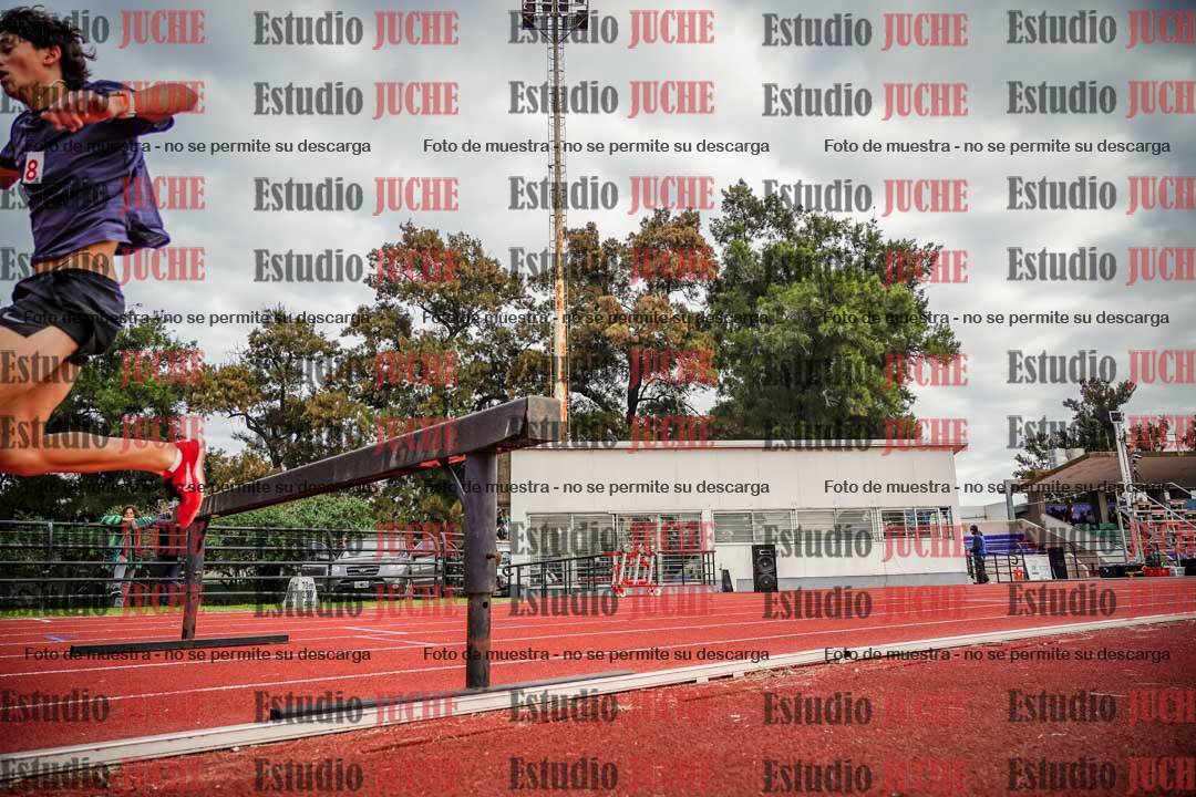 Fotos de los 3000 m con obstáculos de varones