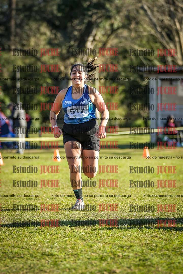 Fotos de la llegada del cross de 4000 m - mujeres