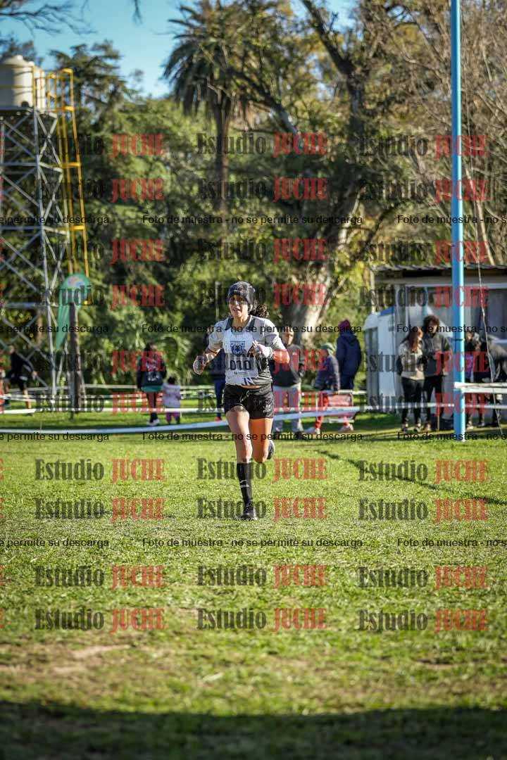 Fotos de la llegada del cross de 4000 m - mujeres