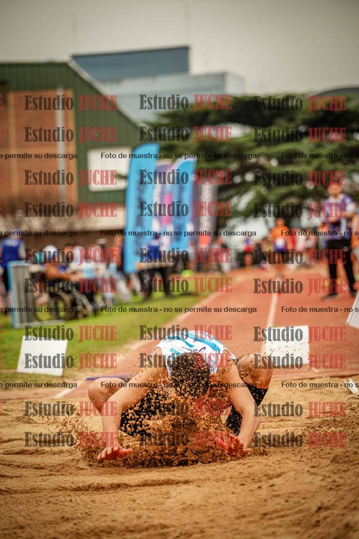 Fotos del salto en largo de varones